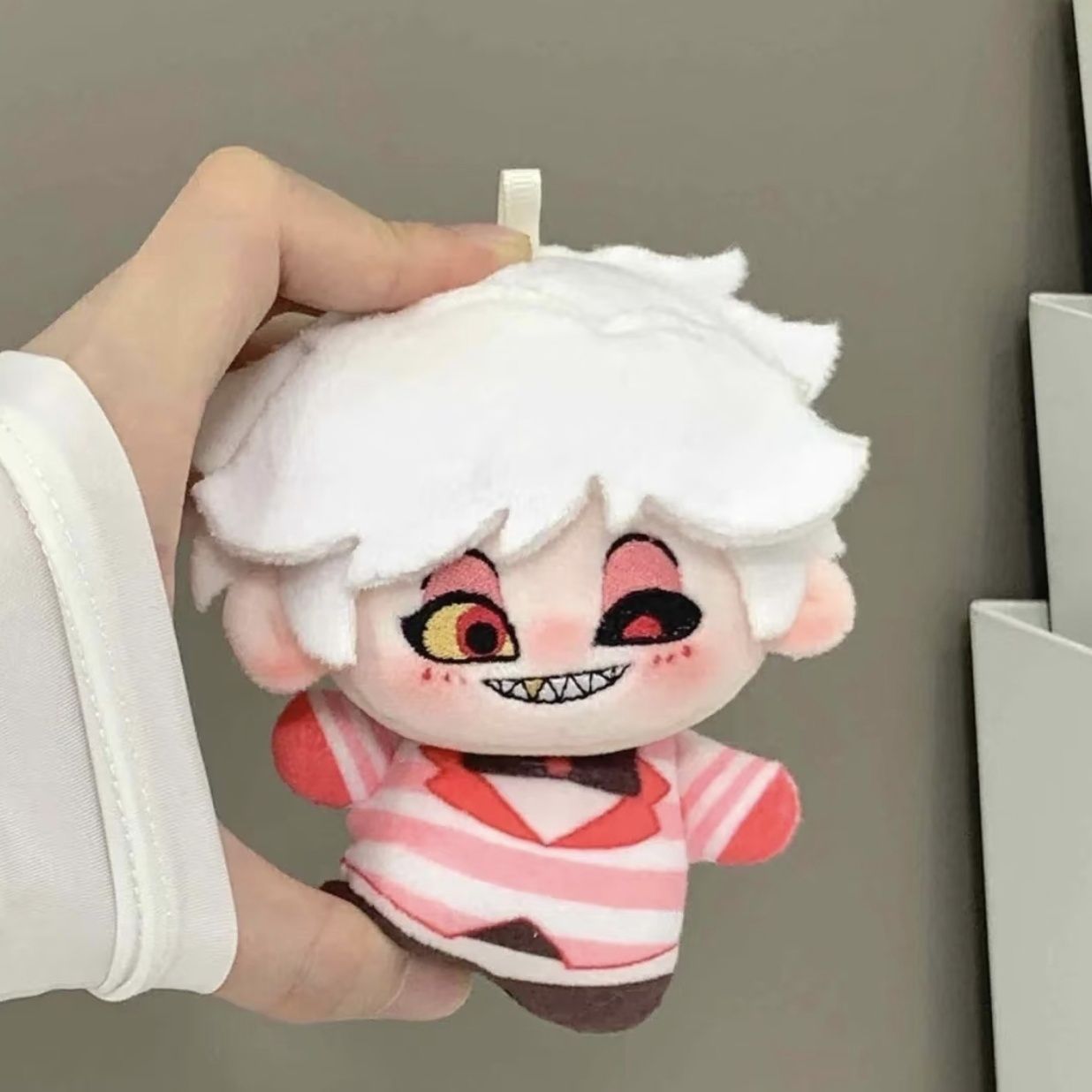 Cosplay Plushie Prop - Peluche de Anime Hazbin Hotel Alastor